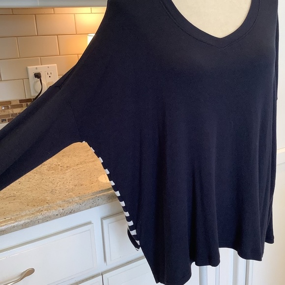 Cabi Navy Blue & White Stripes Lightweight Top Size Medium EUC Lighthouse Tee - Picture 2 of 10